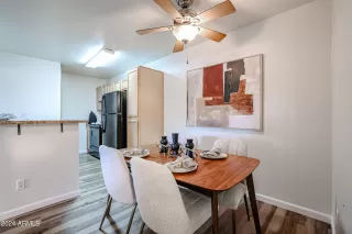 Photo #5: 6710130 Listing