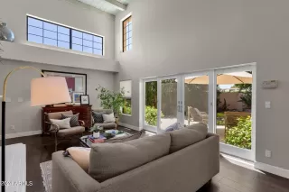 Photo #2: 6710247 Listing