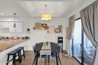 Photo #6: 6710251 Listing