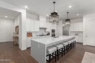 Photo #2: 6710576 Listing 