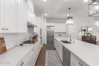 Photo #4: 6710576 Listing 