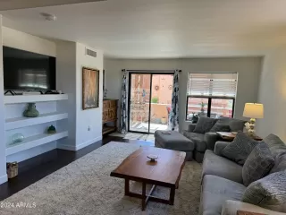 Photo #6: 6710637 Listing