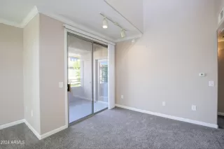 Photo #5: 6710787 Listing