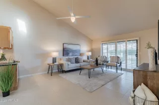 Photo #6: 6710831 Listing