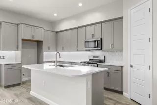 Photo #6: 6710904 Listing 