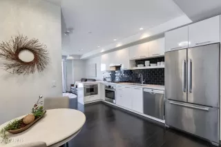 Photo #2: 6711243 Listing