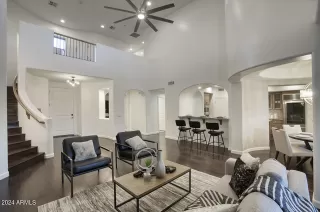 Photo #5: 6711501 Listing