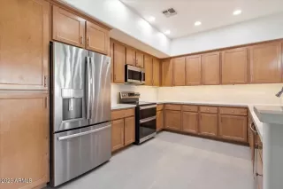 Photo #5: 6711589 Listing