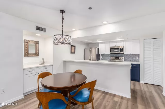 MLS: 6711701 Condo For Sale