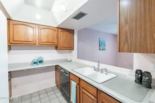 Photo #6: 6711719 Listing 