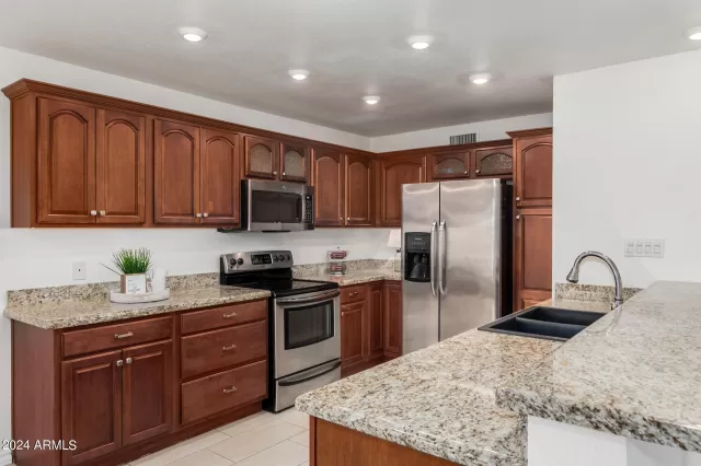 MLS: 6712022 Condo For Sale