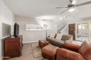 Photo #4: 6712166 Listing