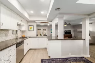 Photo #6: 6712166 Listing