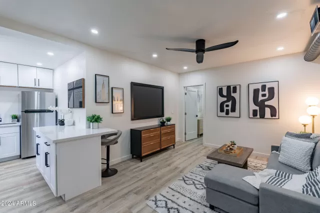 MLS: 6712384 Condo For Sale