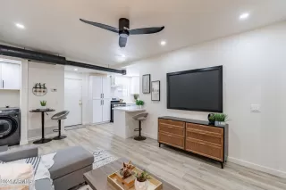 Photo #4: 6712384 Listing