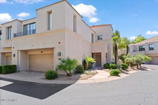 MLS: 6713396 Condo For Sale