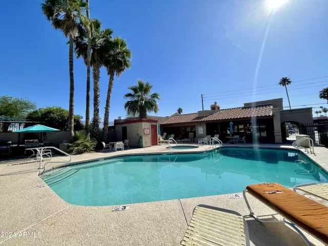 MLS: 6713544 Condo For Sale