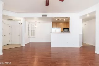 Photo #6: 6714030 Listing