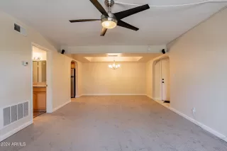 Photo #5: 6714219 Listing