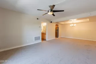 Photo #6: 6714219 Listing