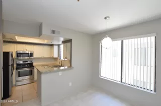 Photo #5: 6714224 Listing