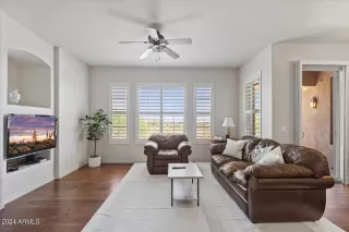 Photo #5: 6714642 Listing