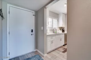 Photo #1: 6714707 Listing 