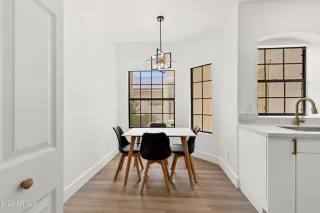 Photo #6: 6714896 Listing