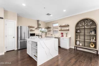 Photo #6: 6715082 Listing