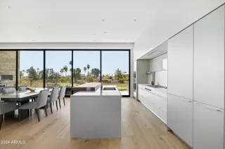 Photo #3: 6715294 Listing