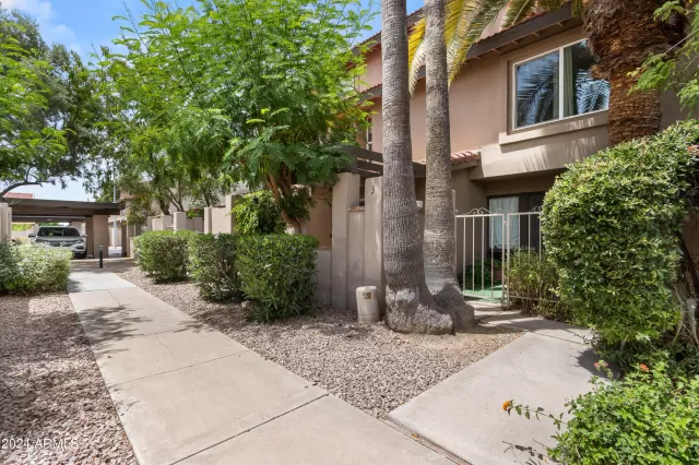 MLS: 6715300 Condo For Sale