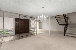 Photo #6: 6715300 Listing