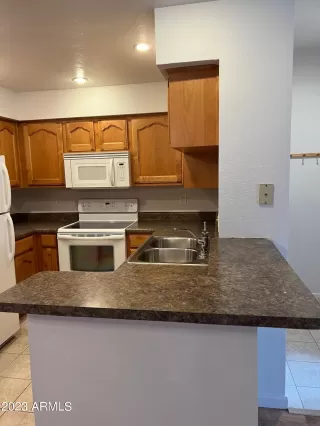 Photo #5: 6715428 Listing