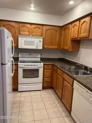 Photo #6: 6715428 Listing