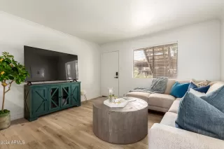 Photo #3: 6715488 Listing