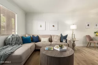 Photo #4: 6715488 Listing