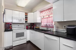 Photo #5: 6715525 Listing