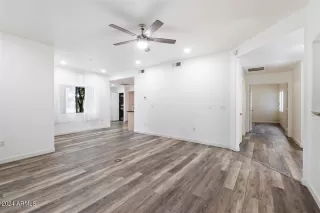 Photo #4: 6715719 Listing