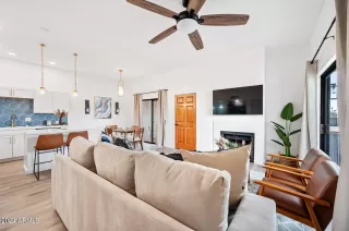 Photo #2: 6716071 Listing 