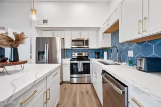 Photo #5: 6716071 Listing 