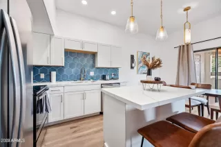 Photo #6: 6716071 Listing 