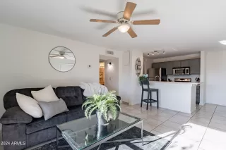 Photo #2: 6716233 Listing