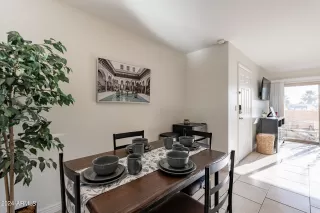 Photo #5: 6716233 Listing