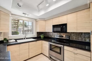 Photo #5: 6716293 Listing 