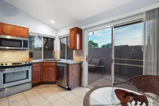 Photo #5: 6716338 Listing