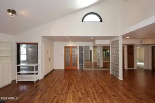 Photo #6: 6716470 Listing 