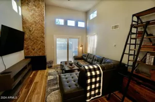 Photo #2: 6716589 Listing