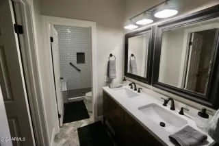 Photo #6: 6716589 Listing