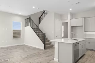 Photo #2: 6716769 Listing 