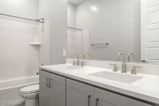 Photo #6: 6716769 Listing 